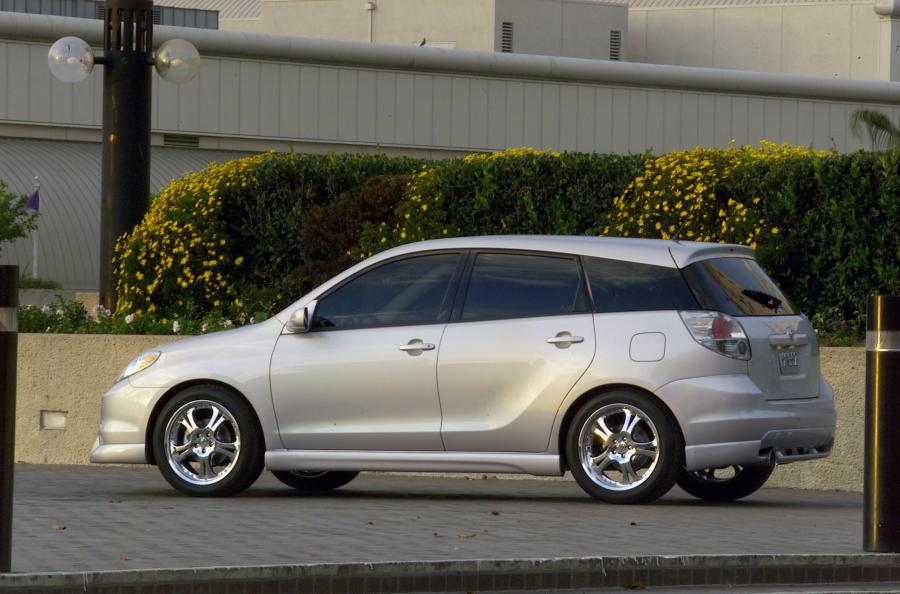  Toyota Corolla Matrix Concept (E130) 2001 года  (фото 15 из 34)